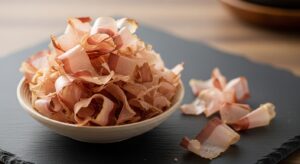 11月24日【今日は何の日？】「鰹節の日」 — 職人の舌が、科学より先に知っていた