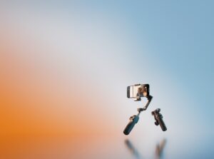 DJI Osmo Mobile 8発表、Apple DockKit対応とペットトラッキングで進化したスマートフォンジンバル