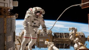NASA、2026年初頭にISS宇宙遊泳を8ヶ月ぶり実施— 2030年軌道離脱に向けた太陽電池アレイ準備作業